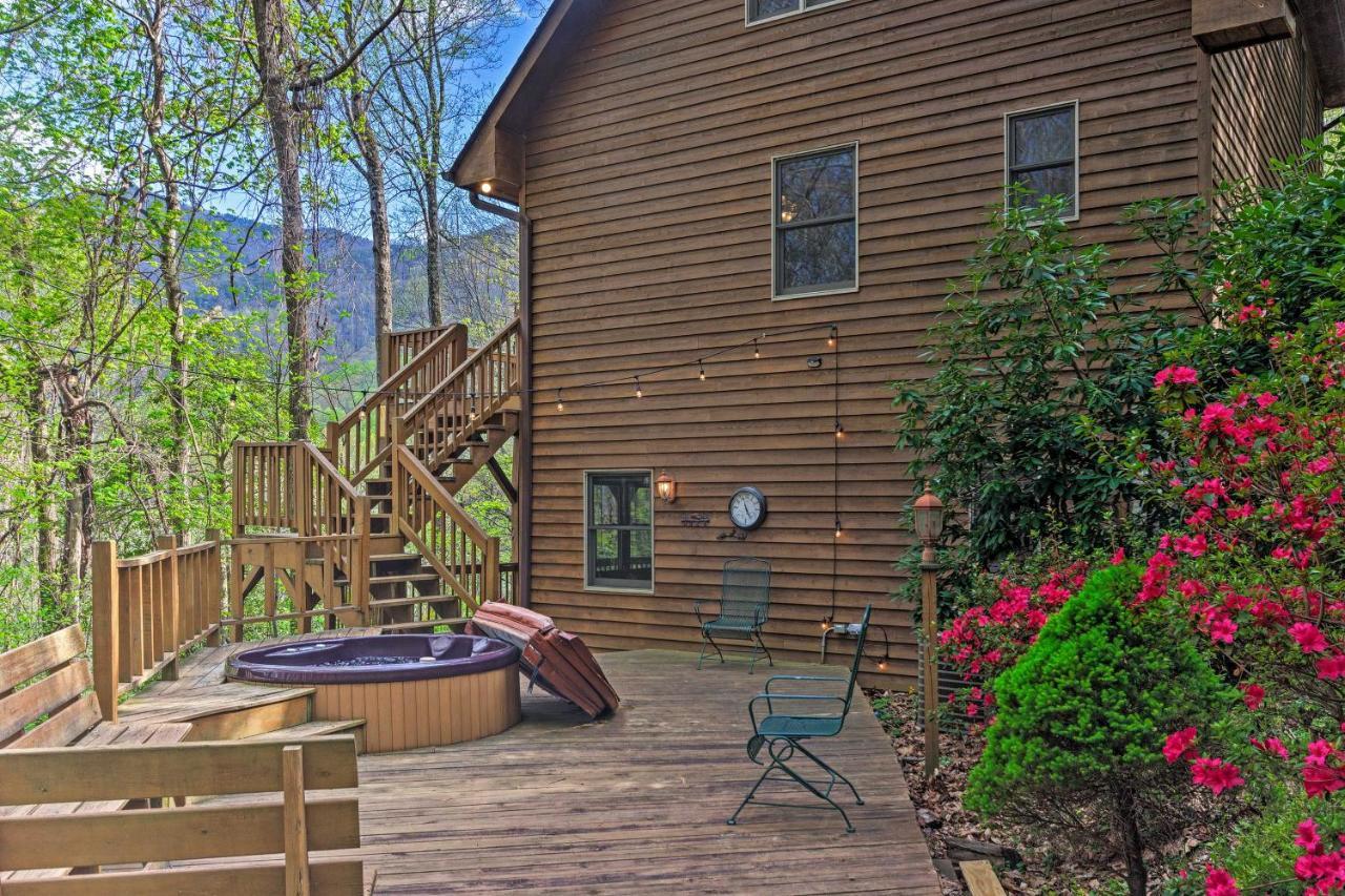 Spacious Maggie Valley Cabin With Hot Tub And Mtn View Zewnętrze zdjęcie
